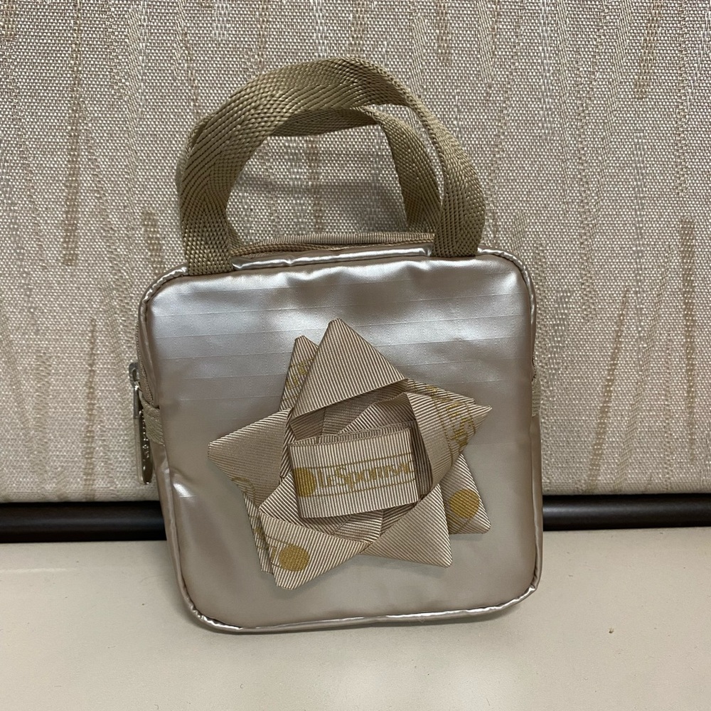 NWT AUTHENTIC LeSportsac Silver Bow Box Bag & Tote - Party Favor (Gold)